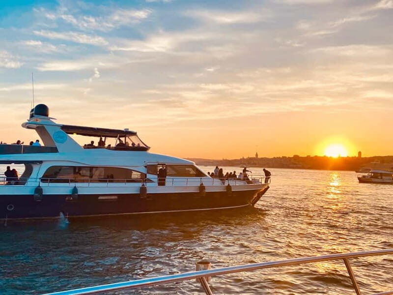 Istanbul: Private Bosphorus Dinner Cruise on a Luxury Yacht - An In-depth Look at the Bosphorus Dinner Cruise Experience