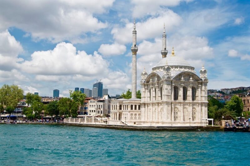 Istanbul: Private Bosphorus Strait Sightseeing Yacht Cruise - Who Should Book This?