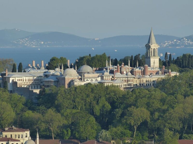 Istanbul: Private Night Tour with a Local - Exploring Istanbuls Illuminated Landmarks