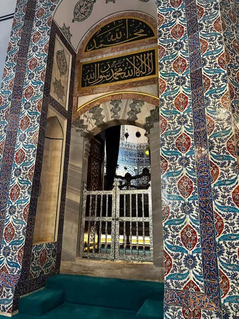 Istanbul Religious Sites Tour w Lunch Eyup Sultan & More - What Makes This Tour Stand Out?