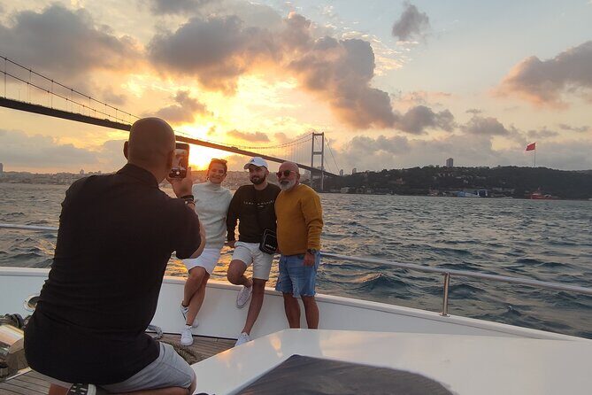 Istanbul Sunset Cruise With Luxury Yacht On Bosphorus - Exploring the Itinerary: What to Expect