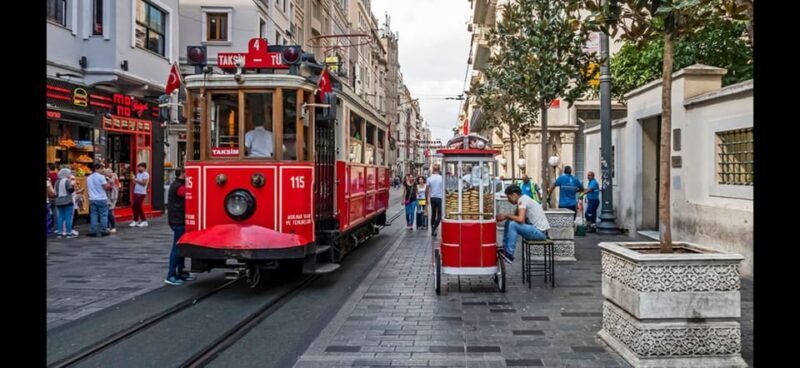 Istanbul: Taksim Square Tour with Tarot Reading - Key Points
