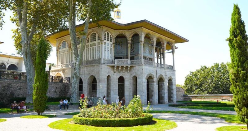 Istanbul: Topkapi, Harem Small Group Guided Tour & Historian - Who should consider this tour?