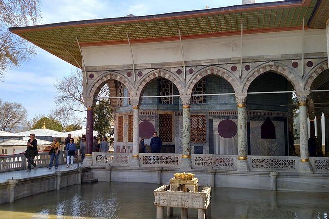 Istanbul Topkapi Palace and Harem Small-Group Guided Tour - Frequently Asked Questions