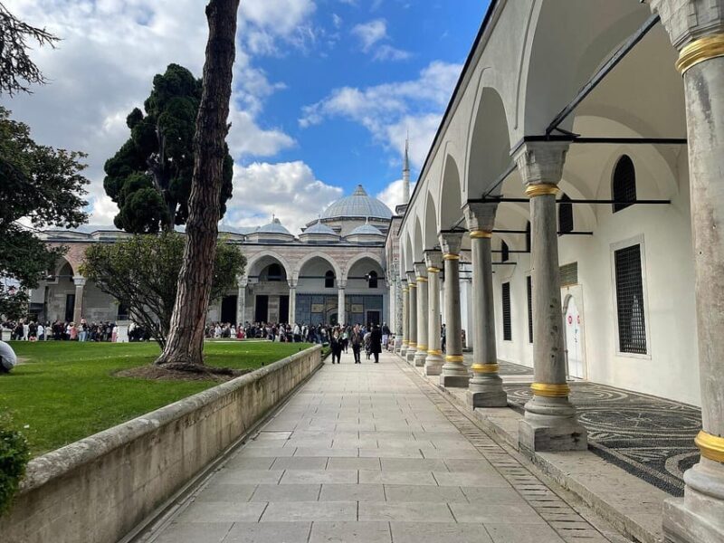 Istanbul: Topkapi Palace and Harem Ticket with Audio Guide - Discovering the Richness of Topkapi Palace and Harem