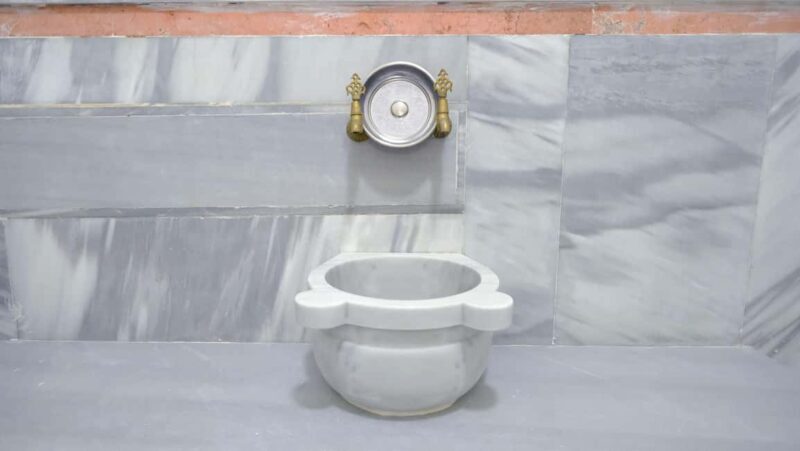 Istanbul: Yoga and Mindfulness Session at Hzrbey Hamam - Traditional Petemal and Comfort