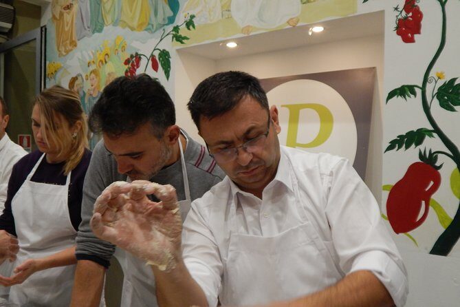 Italian Pizza Cooking Class with Chef Francesco in Padova - Who Should Book This Experience?