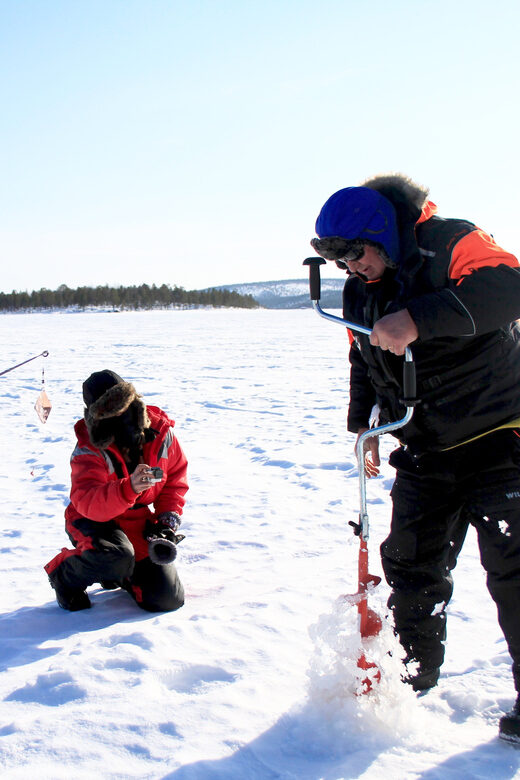 Ivalo: Ice Fishing Tour to Lake Inari, Reindeers & Lunch - FAQ