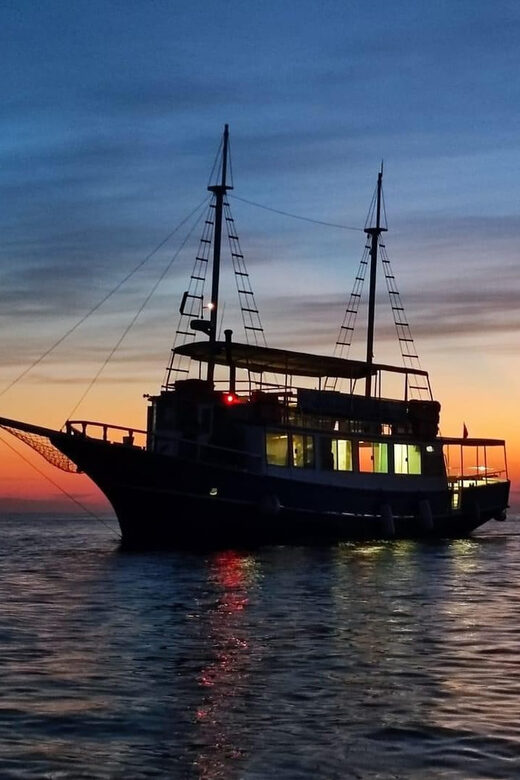 Izlet brodom iz Vrsara: Zalazak sunca i druenje s delfinima - Key Points