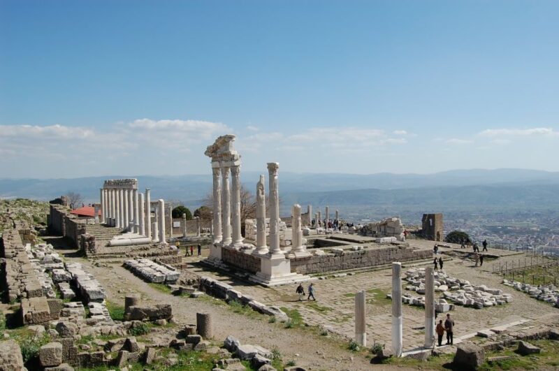 Izmir: Pergamum Tour with Private Guide & Van - An Immersive Day in Pergamon and the Asclepion