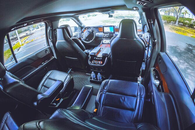 Jacksonville Airport Private Lux Car Transfer to Downtown Hotels - An In-Depth Look at the Jacksonville Luxury Transfer