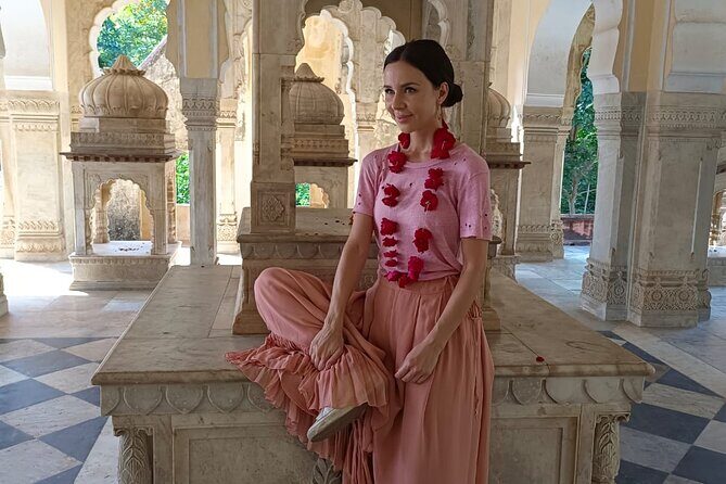 Jaipur City & Flower Market Tour with an English-Speaking Driver - Local Markets and Authentic Flavors