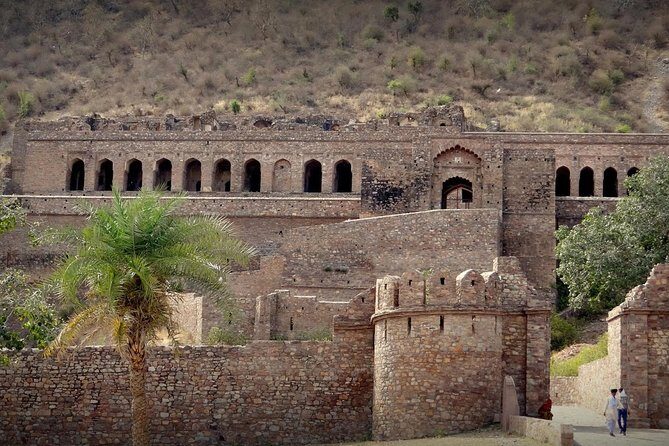 Jaipur to Chandbaori Stepwell & Haunted Bhangarh Private Trip - Bhangarh Fort: The Haunted Ruins