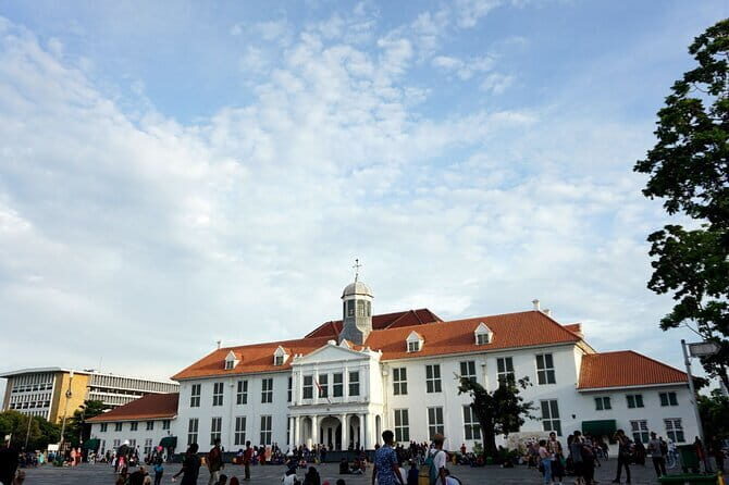 Jakarta Highlight Places with Multilingual Guide - Key Points