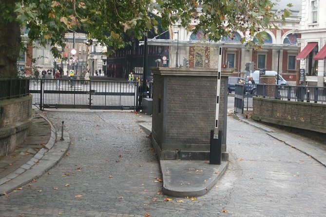 James Bond Coach Tour of London - What Makes This Tour Stand Out?