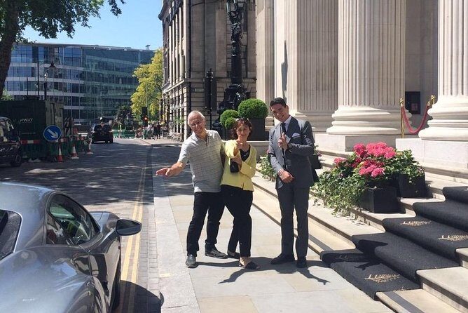 James Bond Filming Locations: Private Black Cab Tour in London - An In-Depth Look at the Tour Experience