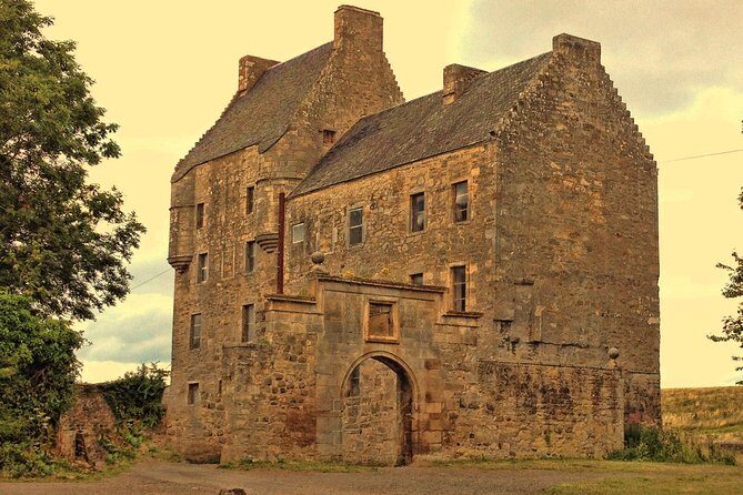 Jamie Fraser Outlander tour to Lallybroch tours Edinburgh - The Sum Up
