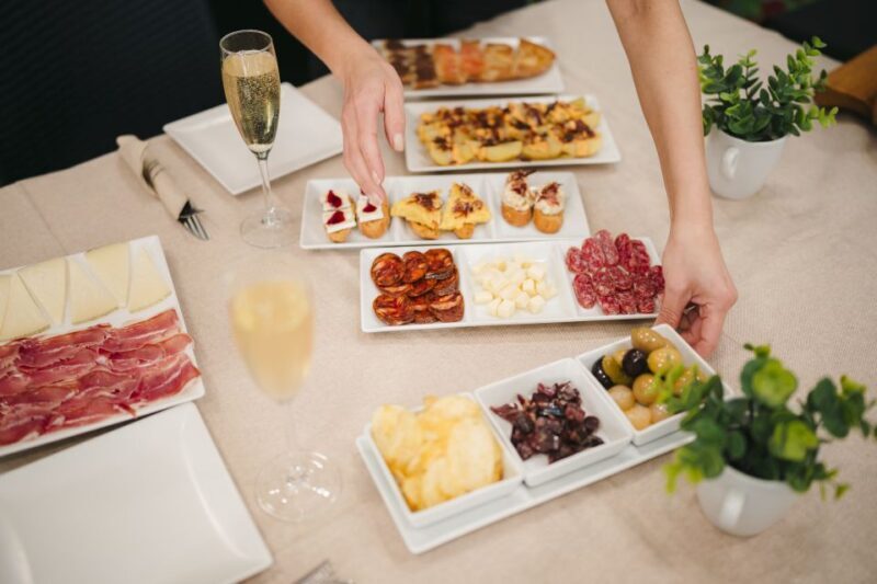 Jamon & Tapas Tasting Experience near Sagrada Familia - Key Points