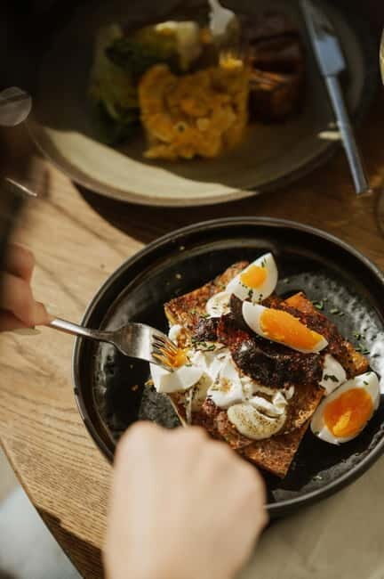 János Hill Sightseeing with Traditional Lunch: Normafa Síház - Key Points