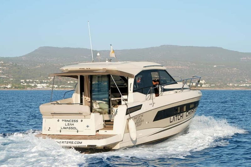 Jeanneau NC33- 4 hour Luxury Yacht Charter Blue Lagoon - Key Points