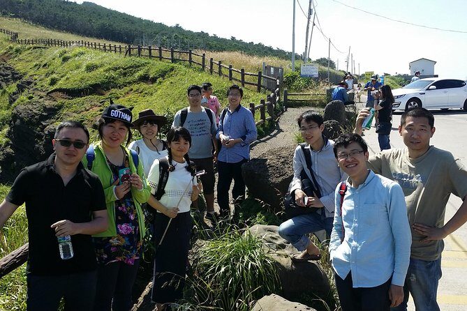 Jeju island: Van tour with a guide who the most loves JEJU - The Sum Up