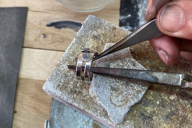 Jewellery Workshop in Albufeira - FAQs