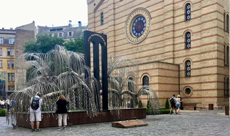 Jewish Heritage Walk: Synagogues, Shoes, Secrets & Flódni - Detailed Review of the Jewish Heritage Walk