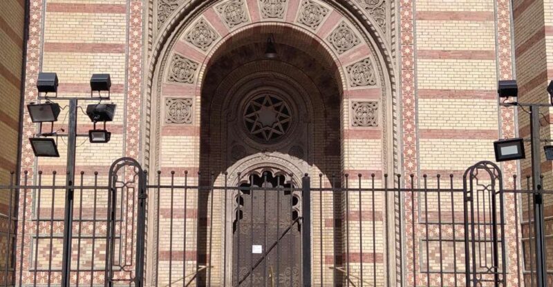 Jewish Quarter & Synagogues with personal stories - Analyzing the Tour Experience