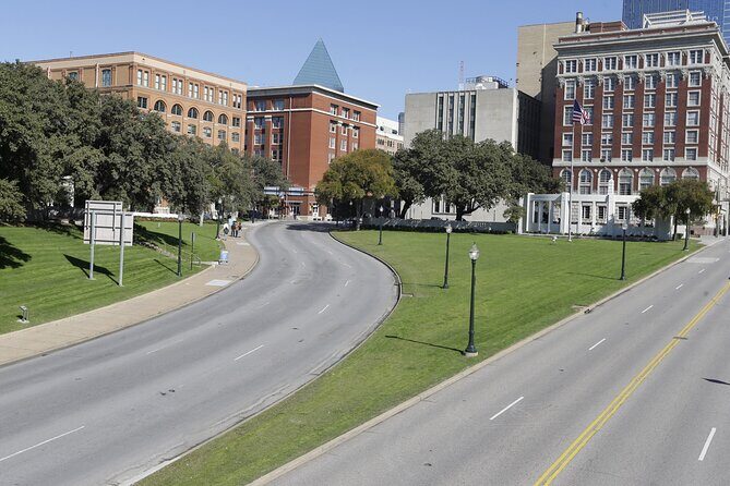 JFK Assassination Tour with Lee Harvey Oswald Rooming House - A Closer Look at the Experience