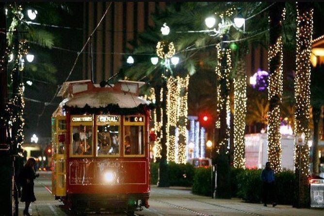Jingle Bells New Orleans History and Drinks Walking Tour - A Close Look at What You Can Expect