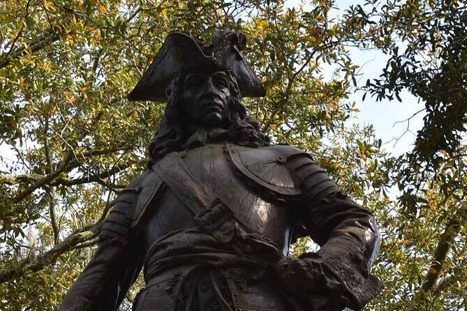 Johnson Square to Independent Presbyterian: A Self-Guided Audio Tour of Savannah - A Closer Look at the Savannah Self-Guided Tour