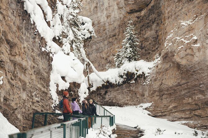 Johnston Canyon: Frozen Falls - Key Points