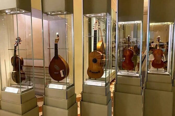 Journey into Art: Florence's Accademia - Galleria dell’Accademia: A Brief History with a Modern Spin