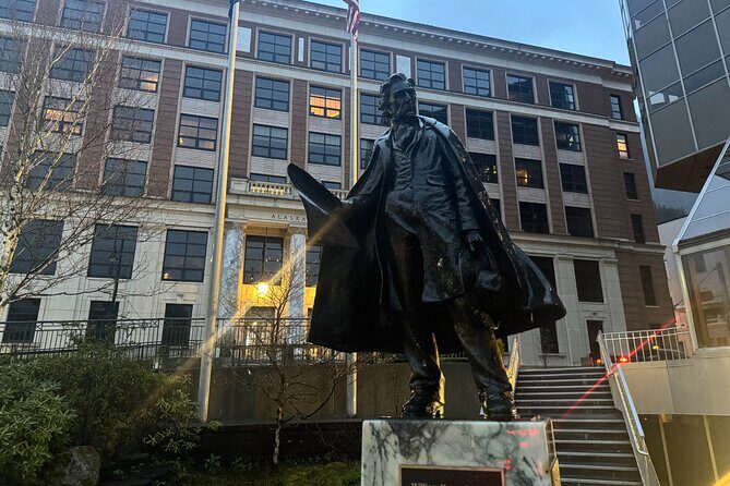 Juneau Ghost Walk: Explore Alaska's Haunted Capital - An In-Depth Look at the Juneau Ghost Walk Experience