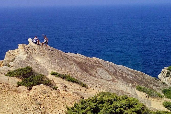 Jurassic Hiking tour to footprints of dinosaur in Espichel Cape - An In-Depth Look at the Tour Experience