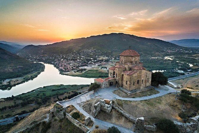 Jvari Monastery, Ananuri, Gudauri, Kazbegi Group & Private Tour - Exploring the Itinerary in Detail