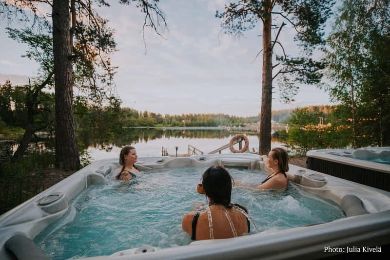 Jyvaskyla: Finnish Smoke Sauna Experience with Jacuzzis - A Closer Look at the Finnish Smoke Sauna Experience