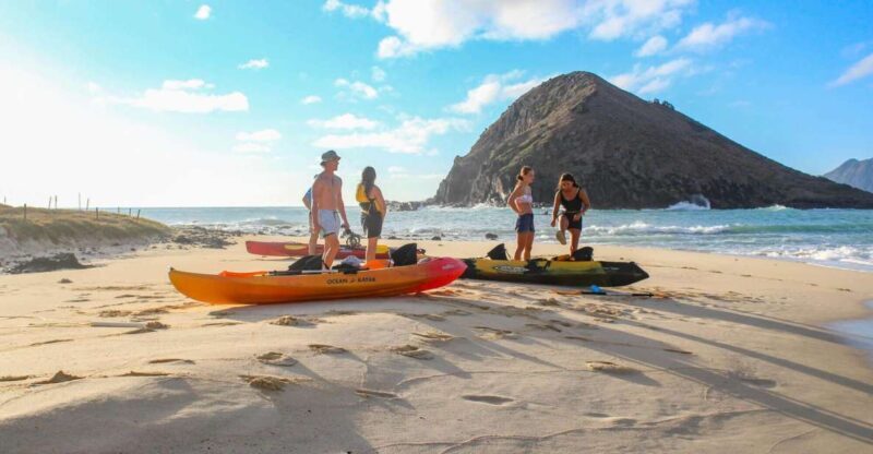 Kailua: Mokulua Islands Kayak Tour with Lunch - Key Points