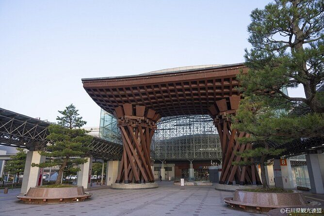 Kanazawa Half Day E-bike Tour - Key Points