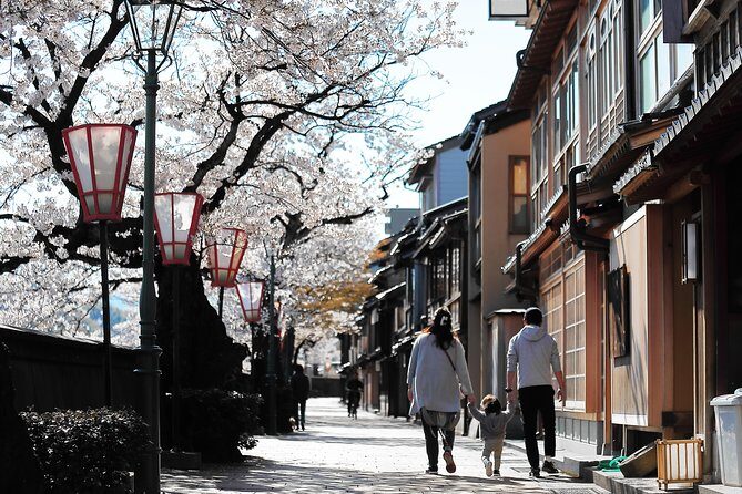 Kanazawa private half day/Photoshoot by professional photographer - The Sum Up