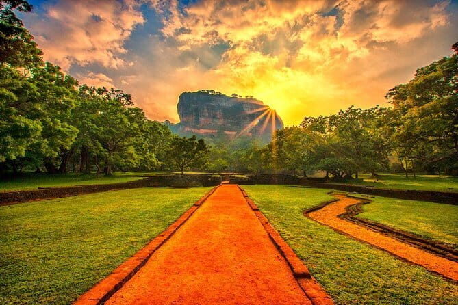 Kandy & Tea Wonderland: A Day of Heritage, Views, & Flavors - The Sum Up
