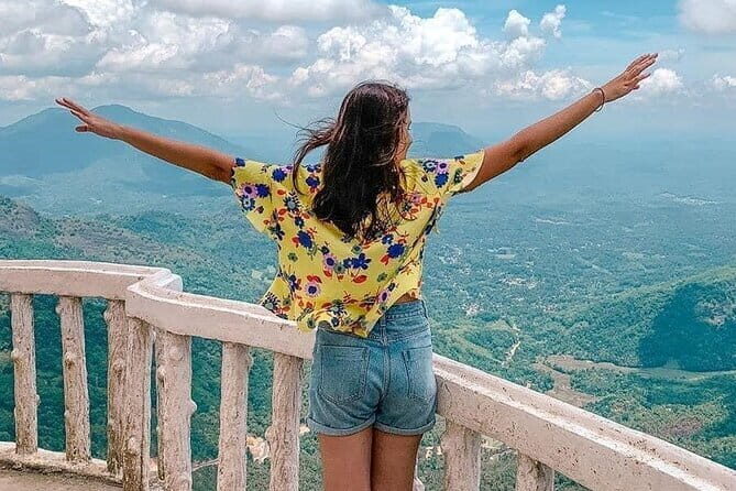 Kandy to Nanu Oya Shuttle & Nuwara Eliya Sightseeing Tour - Key Points