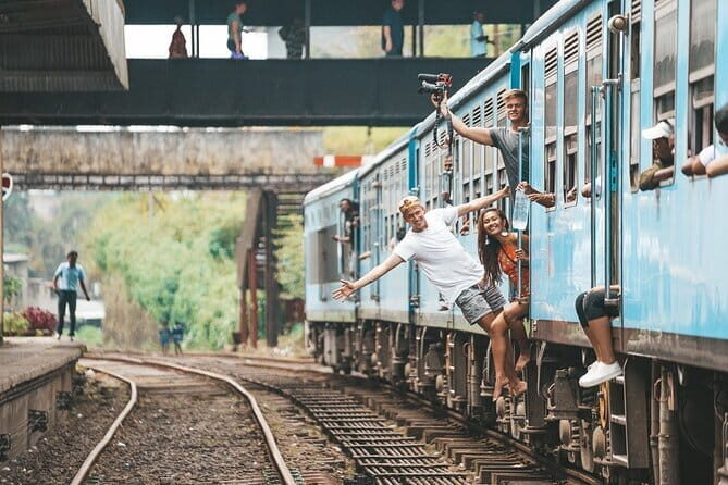 Kandy to Nuwaraeliya by Train Nuwaraeliya City Tour and Drop Ella - Key Points