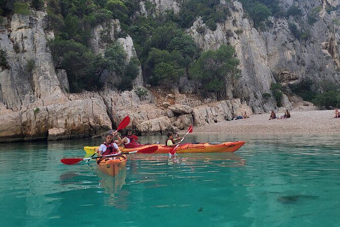 Kayak guided tour with a Local, Cassis Calanques National park - FAQ