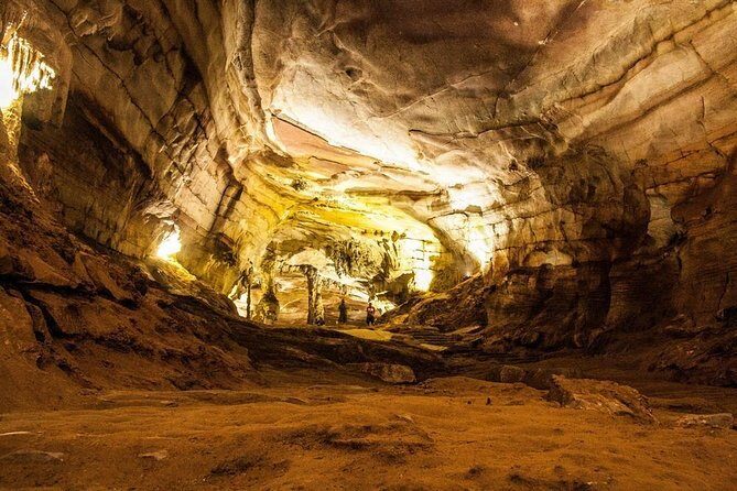 Kayaking 4500m Phong Nha cave - An In-Depth Look at the Kayaking 4500m Phong Nha Cave Tour