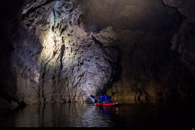 Kayaking 4500m Phong Nha cave - What Makes This Tour Stand Out?
