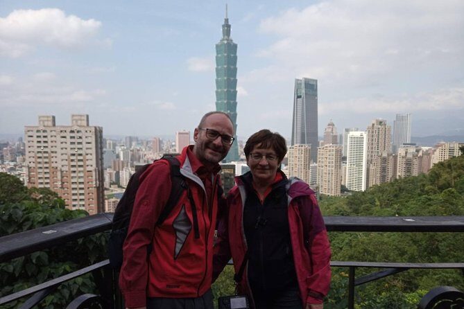 Keelung Shore Excursion: Xiangshan Hiking & Classic Taipei Culture Private Tour - Practical Details and Considerations