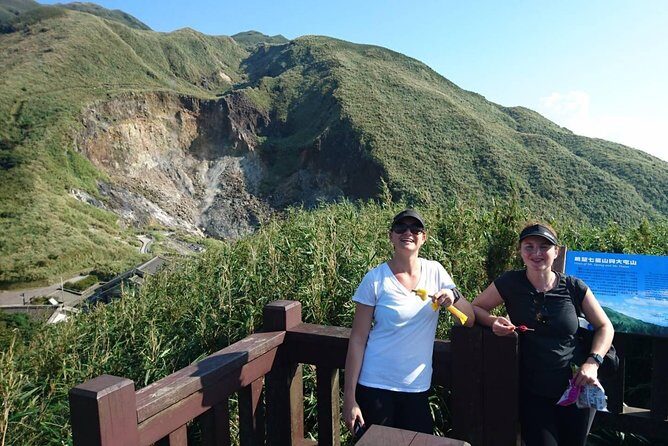 Keelung Shore Excursion: Yangmingshan Hot Spring and Wild Vegetable Cuisine Tour - Key Points