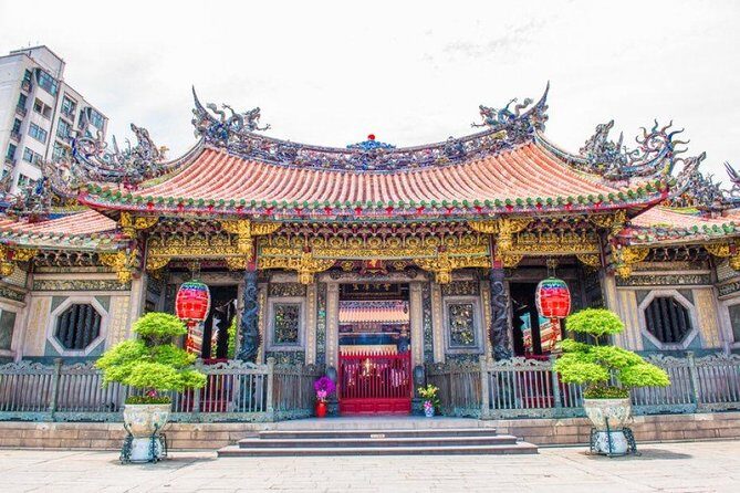 Keelung Shore: Taipei Private Tour (English licensed guide) - FAQs