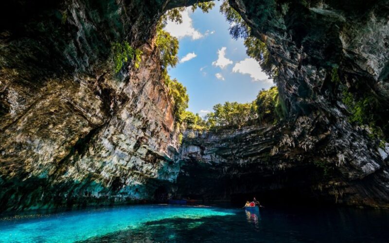 Kefalonia Highlights Robola Winery, Melissani & Fiscardo - Who Will Love This Tour?